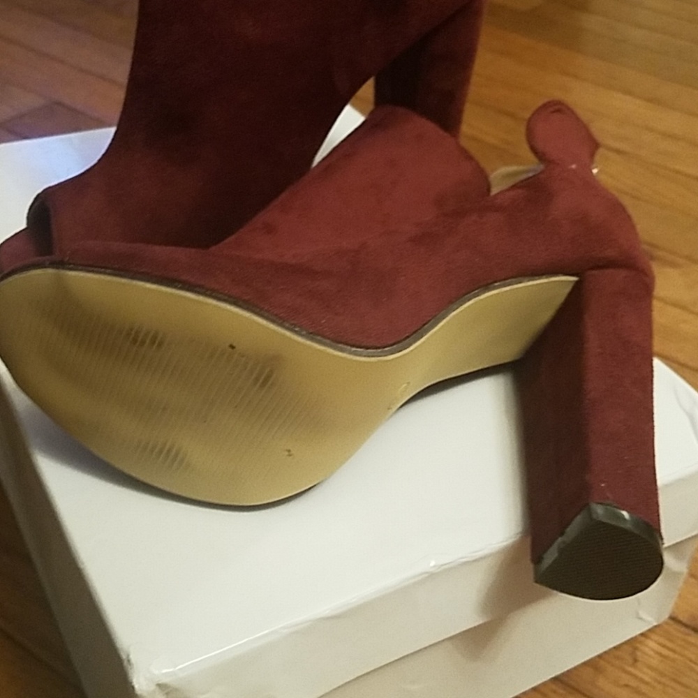 Shoe - Picture 6 of 6